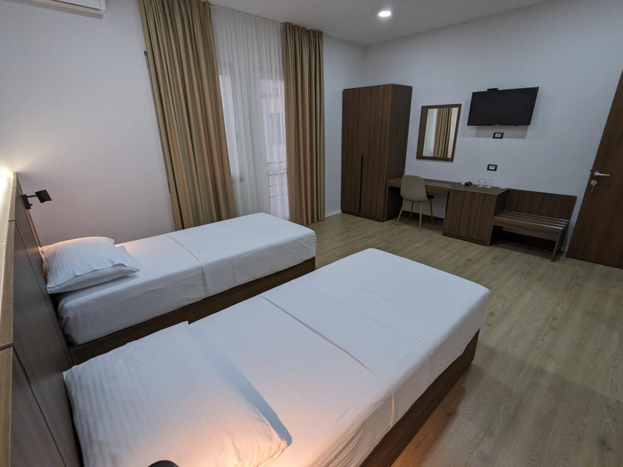 Hotel Aleks ชโคเดอร์ ภายนอก รูปภาพ