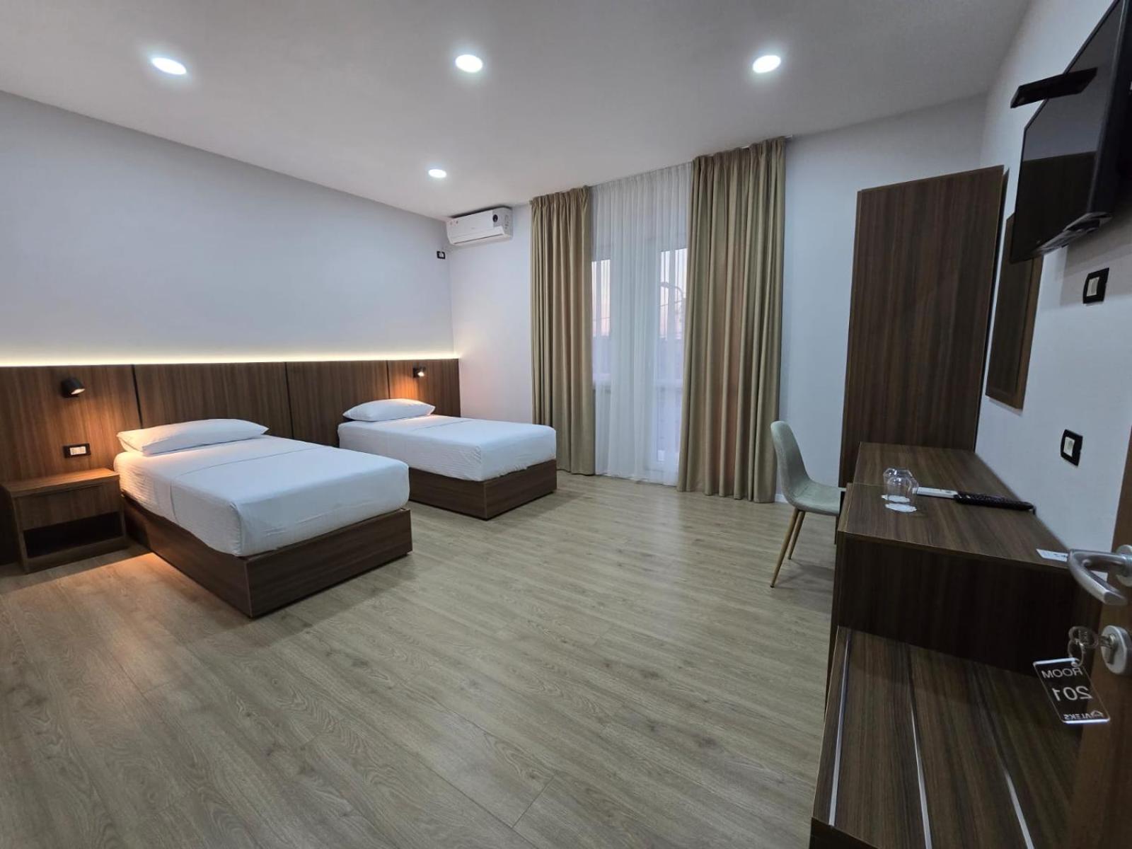 Hotel Aleks ชโคเดอร์ ภายนอก รูปภาพ