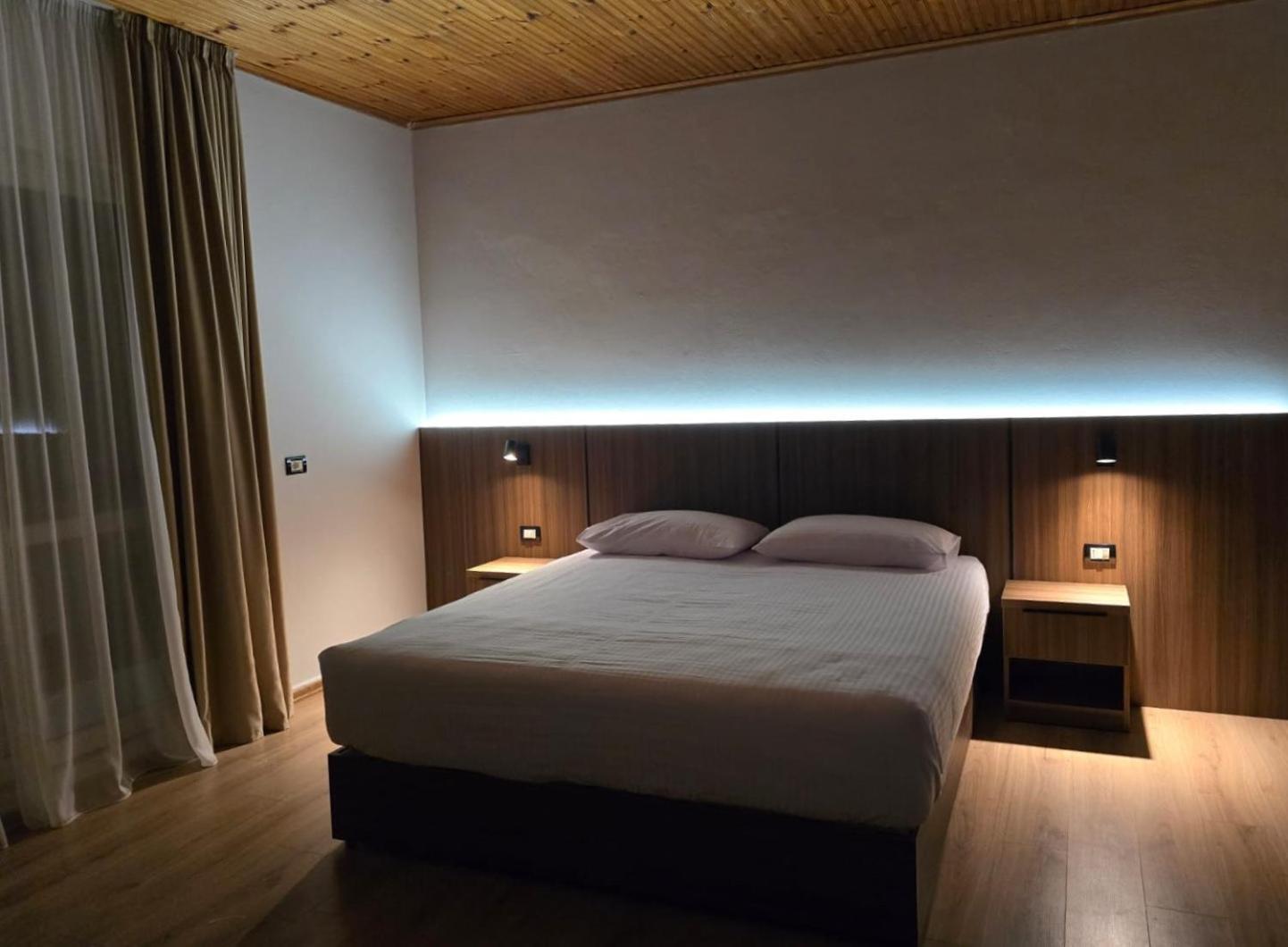 Hotel Aleks ชโคเดอร์ ภายนอก รูปภาพ